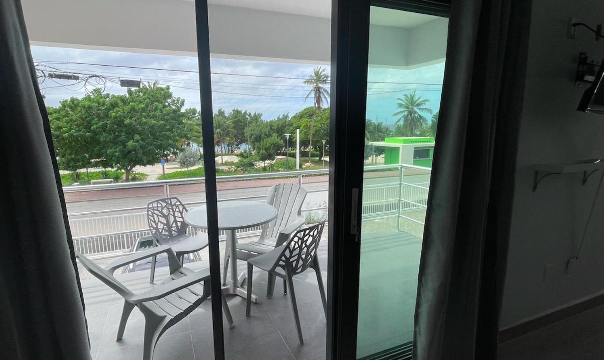 Whitehouse Boulevard, Close To Mambo Beach And City Centre Apartment Willemstad Luaran gambar